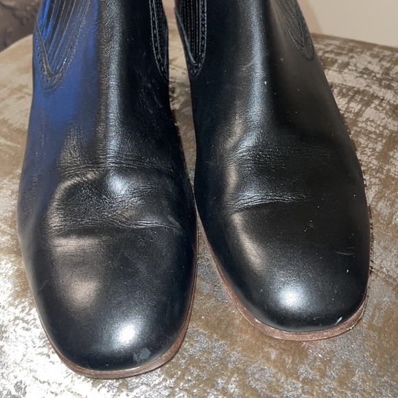 Beautiful designer booties - Picture 5 of 6